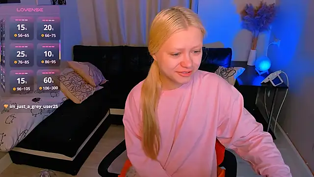 Snapshot of Millie_Vanillies chatting on November 2025 04:51:01 PM Millie Vanillies online show from November 2025 04:51:01 PM