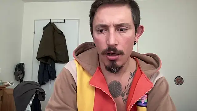 Snapshot of sunZfun chatting on October 2025 08:26:01 AM sunZfun online show from October 2025 08:26:01 AM