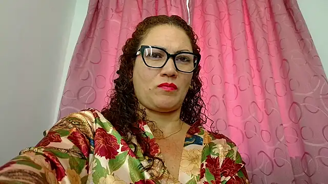 Snapshot of TifanyQueen_ chatting on September 2025 03:12:02 PM TifanyQueen online show from September 2025 03:12:02 PM