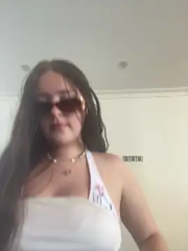 Snapshot of cherryrosealiee chatting on February 2026 05:57:01 AM cherryrosealiee online show from February 2026 05:57:01 AM