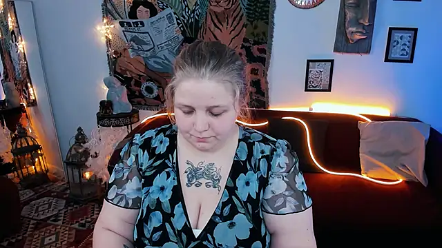 SladaDell online show from September 2025 05:07:02 AM