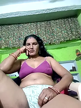 Snapshot of ZIVAA chatting on October 2025 10:49:01 AM ZIVAA online show from October 2025 10:49:01 AM