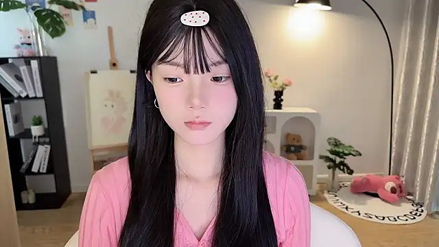 Momo-xx online show from October 2025 12:19:01 AM