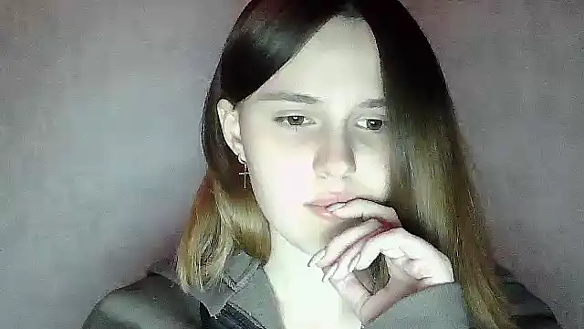 Snapshot of SweetLoraa chatting on October 2025 02:45:01 AM SweetLoraa online show from October 2025 02:45:01 AM