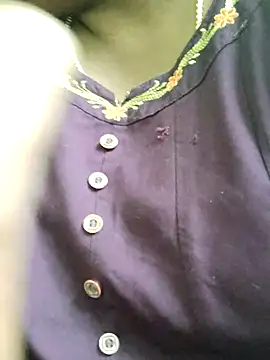 Snapshot of Tamilreethu chatting on October 2025 10:56:02 AM Tamilreethu online show from October 2025 10:56:02 AM