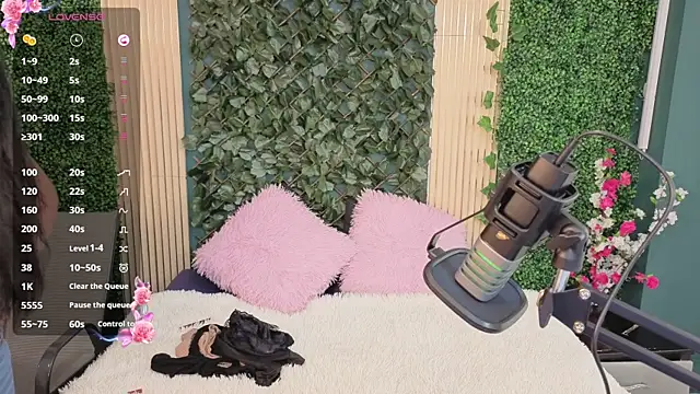 MihaCarther online show from October 2025 01:31:01 PM