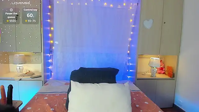 Snapshot of LilyWhitney chatting on November 2025 04:12:02 AM LilyWhitney online show from November 2025 04:12:02 AM