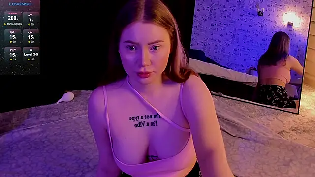 Lillie Berry online show from November 2025 04:34:01 AM