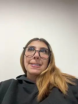 Snapshot of AriaBliss- chatting on November 2025 02:33:01 AM AriaBliss- online show from November 2025 02:33:01 AM