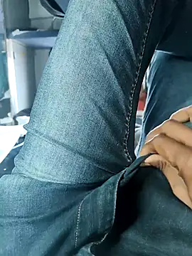 Snapshot of Fit_Guy143 chatting on September 2025 04:47:01 AM Fit Guy143 online show from September 2025 04:47:01 AM