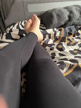 feetwithlottielou online show from October 2025 12:47:01 PM