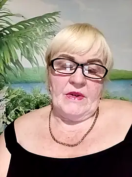 Snapshot of VioletSweet5566 chatting on May 2026 05:51:02 PM VioletSweet5566 online show from May 2026 05:51:02 PM