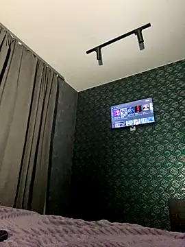 FavoriteKira online show from November 2025 08:19:01 PM