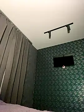 FavoriteKira online show from November 2025 09:26:02 PM