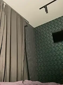 FavoriteKira online show from November 2025 07:01:02 PM