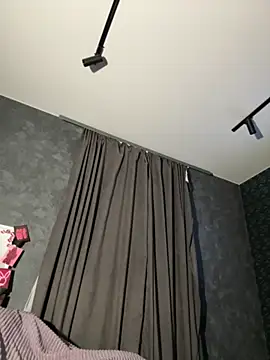 FavoriteKira online show from November 2025 04:38:01 PM