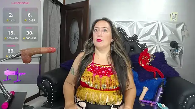 naughty milf esmeralda online show from October 2025 03:07:01 AM