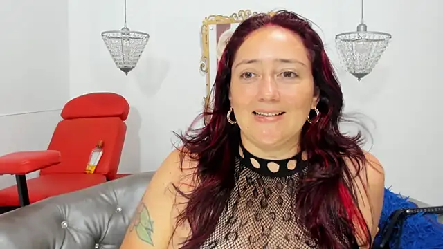Snapshot of naughty_milf_esmeralda chatting on May 2026 02:35:01 PM naughty milf esmeralda online show from May 2026 02:35:01 PM