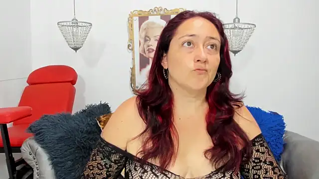 Snapshot of naughty_milf_esmeralda chatting on May 2026 02:18:01 AM naughty milf esmeralda online show from May 2026 02:18:01 AM