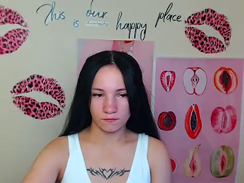 Snapshot of Em7MaA chatting on September 2025 12:05:01 PM Em7MaA online show from September 2025 12:05:01 PM