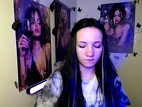 Snapshot of Em7MaA chatting on September 2025 05:56:01 AM Em7MaA online show from September 2025 05:56:01 AM