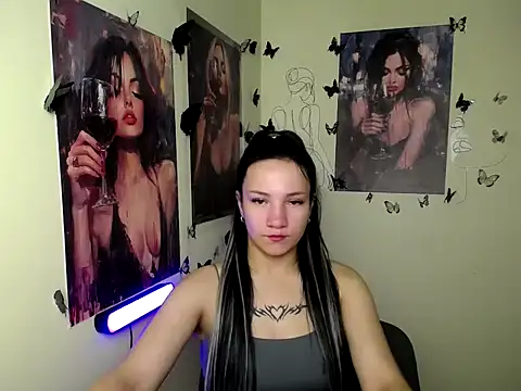 Snapshot of Em7MaA chatting on October 2025 12:12:02 PM Em7MaA online show from October 2025 12:12:02 PM