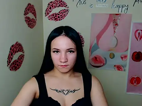 Snapshot of Em7MaA chatting on October 2025 06:18:02 PM Em7MaA online show from October 2025 06:18:02 PM