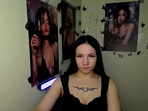 Snapshot of Em7MaA chatting on October 2025 12:17:02 PM Em7MaA online show from October 2025 12:17:02 PM