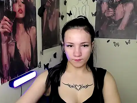 Snapshot of Em7MaA chatting on October 2025 12:28:02 PM Em7MaA online show from October 2025 12:28:02 PM