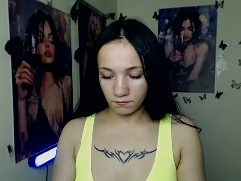 Snapshot of Em7MaA chatting on October 2025 06:30:01 AM Em7MaA online show from October 2025 06:30:01 AM