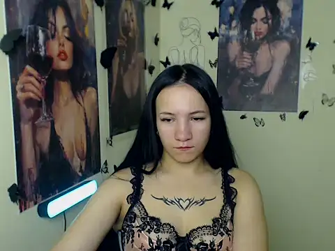 Snapshot of Em7MaA chatting on November 2025 07:20:02 AM Em7MaA online show from November 2025 07:20:02 AM