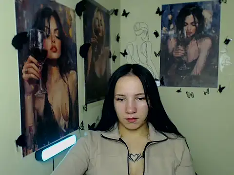 Snapshot of Em7MaA chatting on November 2025 01:39:01 AM Em7MaA online show from November 2025 01:39:01 AM