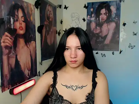 Snapshot of Em7MaA chatting on November 2025 07:34:02 PM Em7MaA online show from November 2025 07:34:02 PM