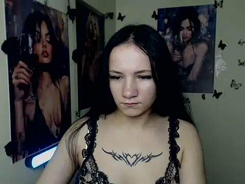 Snapshot of Em7MaA chatting on November 2025 07:57:01 PM Em7MaA online show from November 2025 07:57:01 PM