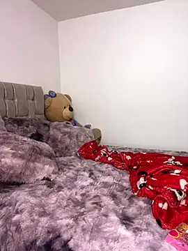 Snapshot of Cutie_blondie chatting on November 2025 09:59:01 PM Cutie blondie online show from November 2025 09:59:01 PM