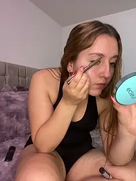 Snapshot of Cutie_blondie chatting on December 2025 10:17:02 PM Cutie blondie online show from December 2025 10:17:02 PM