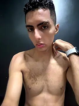 Snapshot of Mister_Obsession chatting on October 2025 06:58:01 PM Mister Obsession online show from October 2025 06:58:01 PM