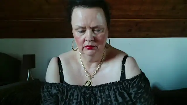 TiffanyMature online show from November 2025 10:26:01 AM