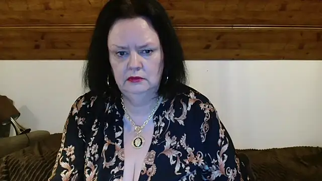 TiffanyMature online show from November 2025 10:41:02 PM