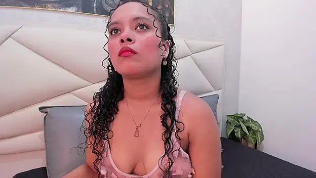 ValeriaJulio  online show from January 2026 03:39:02 PM