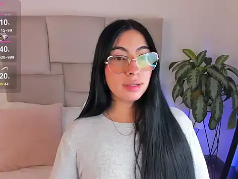 laurenn smith online show from October 2025 12:58:01 PM