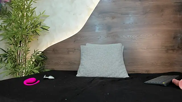 Snapshot of katia_cute chatting on September 2025 11:44:01 AM katia cute online show from September 2025 11:44:01 AM