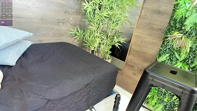 Snapshot of katia_cute chatting on November 2025 12:15:02 PM katia cute online show from November 2025 12:15:02 PM