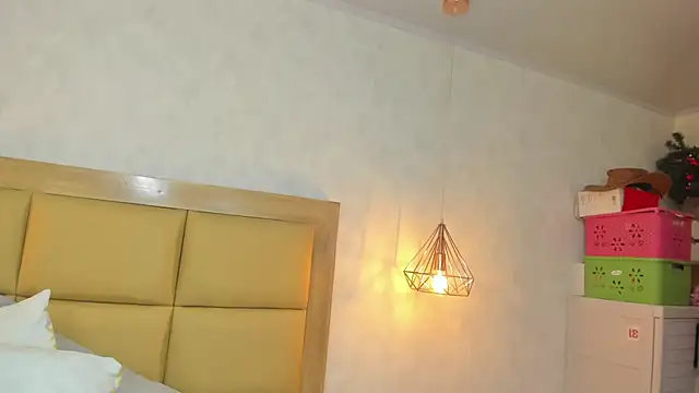 Snapshot of MELISSAROUGE chatting on November 2025 12:55:02 AM MELISSAROUGE online show from November 2025 12:55:02 AM