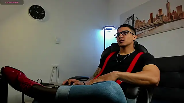 Dash Bukoski online show from December 2025 02:57:02 PM