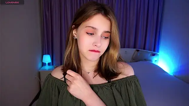 NylaNadler online show from November 2025 06:15:02 AM