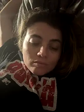 Snapshot of M1l3yD3w chatting on September 2025 03:18:02 AM M1l3yD3w online show from September 2025 03:18:02 AM