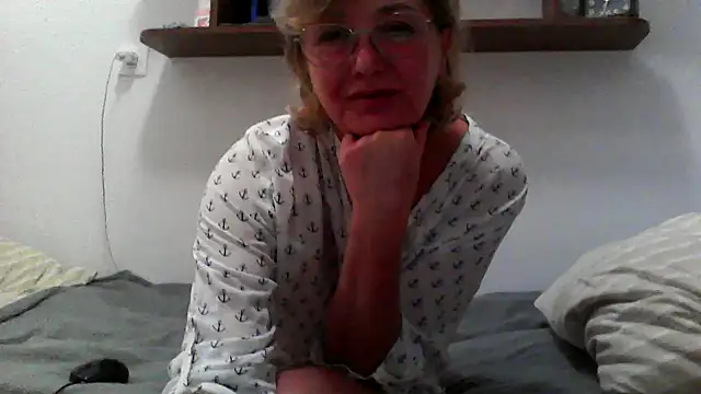 IrynaMolbertx online show from September 2025 07:58:02 PM
