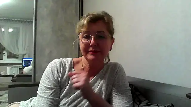 IrynaMolbertx online show from October 2025 07:23:02 PM