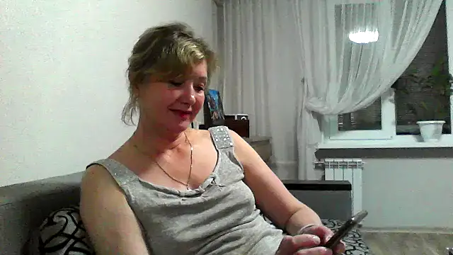 IrynaMolbertx online show from October 2025 07:33:01 PM